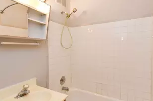 5744 N Winthrop Ave, Chicago, IL 60660 - Photo 13