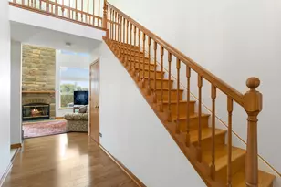 918 Waterford Ln, Elk Grove Village, IL 60007 - Photo 3