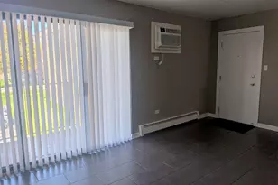 9812 S Nottingham Ave, Chicago Ridge, IL 60415 - Photo 3