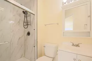 736 Hanbury Dr, Des Plaines, IL 60016 - Photo 17