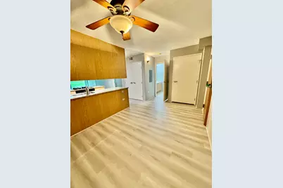 9655 Woods Drive #407, Skokie, IL 60077 - Photo 5