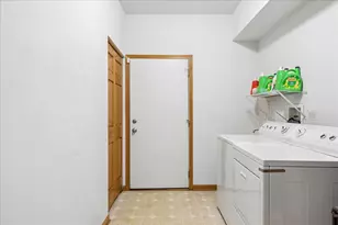 39581 N Cambridge Blvd, Beach Park, IL 60083 - Photo 21