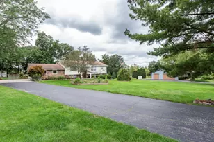 38970 N Northwoods Dr, Wadsworth, IL 60083 - Photo 3