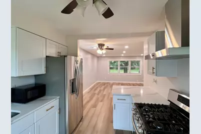 821 Belle Plaine Avenue, Gurnee, IL 60031 - Photo 7