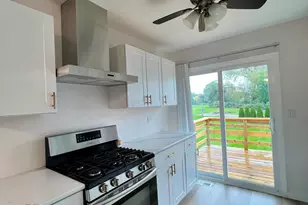 821 Belle Plaine Ave, Gurnee, IL 60031 - Photo 9