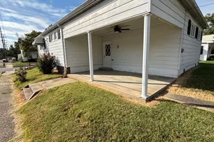1020 S Ledford St, Harrisburg, IL 62946 - Photo 3
