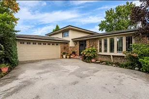 8740 W 99th St, Palos Hills, IL 60465 - Photo 1