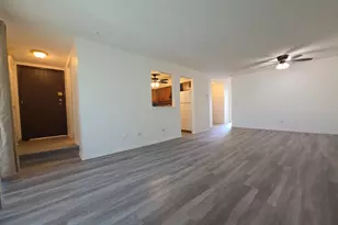 225 Gregory St, Aurora, IL 60504 - Photo 3