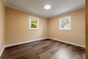 1135 E Galena Blvd, Aurora, IL 60505 - Photo 9