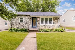 1135 E Galena Blvd, Aurora, IL 60505 - Photo 1