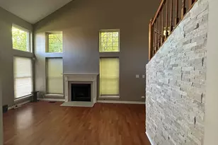 327 E Tall Oaks Ln, Itasca, IL 60143 - Photo 9