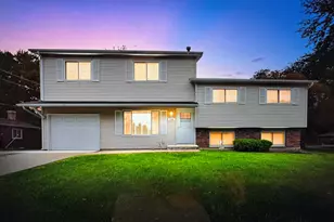 238 E Briarcliff Rd, Bolingbrook, IL 60440 - Photo 1