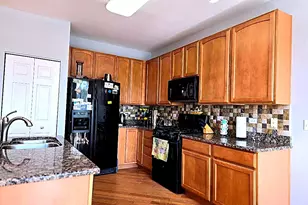 1819 Crenshaw Cir, Vernon Hills, IL 60061 - Photo 3