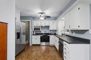 509 N 6th St, Chatsworth, IL 60921 - Photo 9