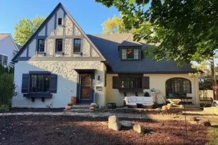 325 Oakland Dr, Highland Park, IL 60035 - Photo 1