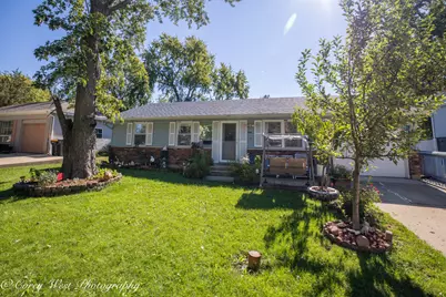 806 N Stowell Avenue, Streamwood, IL 60107 - Photo 1