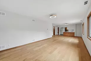 834 S Wolf Rd, Des Plaines, IL 60016 - Photo 11