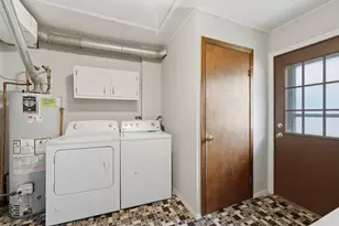 834 S Wolf Rd, Des Plaines, IL 60016 - Photo 25