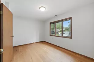 834 S Wolf Rd, Des Plaines, IL 60016 - Photo 13