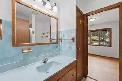 834 S Wolf Road, Des Plaines, IL 60016 - Photo 15