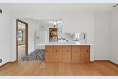 834 S Wolf Road, Des Plaines, IL 60016 - Photo 7