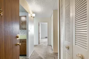 9098 W Terrace Dr, Niles, IL 60714 - Photo 15