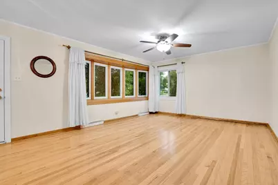 7348 Davis Street, Morton Grove, IL 60053 - Photo 9