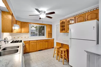 7348 Davis Street, Morton Grove, IL 60053 - Photo 17