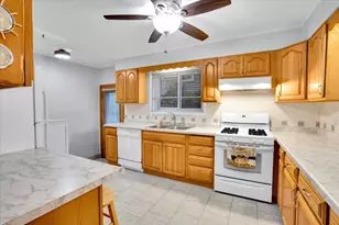 7348 Davis St, Morton Grove, IL 60053 - Photo 13