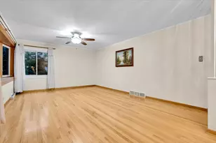 7348 Davis St, Morton Grove, IL 60053 - Photo 7