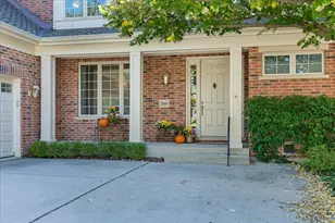 2060 Claridge Ct, Northbrook, IL 60062 - Photo 1