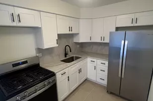 8541 Lotus Ave, Skokie, IL 60077 - Photo 3