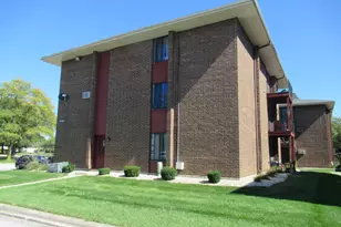 15700 Terrace Dr, Oak Forest, IL 60452 - Photo 3