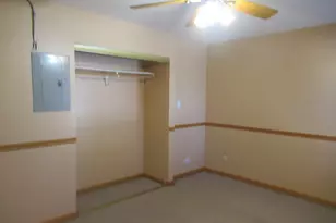 15700 Terrace Dr, Oak Forest, IL 60452 - Photo 9