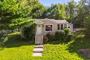 1118 Sycamore St, Lake in the Hills, IL 60156 - Photo 1
