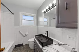 70 E Craig Dr, Chicago Heights, IL 60411 - Photo 13