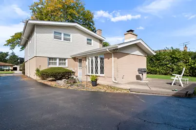 9429 Ozark Avenue, Morton Grove, IL 60053 - Photo 5