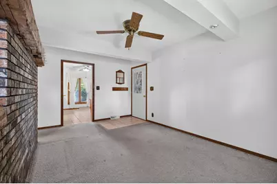 216 E McConaughy Avenue, Rochelle, IL 61068 - Photo 15