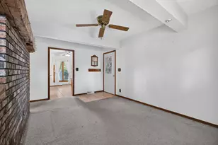 216 E McConaughy Ave, Rochelle, IL 61068 - Photo 15