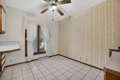 216 E McConaughy Avenue, Rochelle, IL 61068 - Photo 23