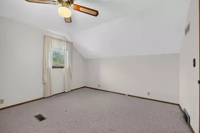 216 E McConaughy Avenue, Rochelle, IL 61068 - Photo 37