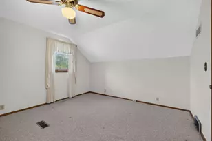216 E McConaughy Ave, Rochelle, IL 61068 - Photo 37