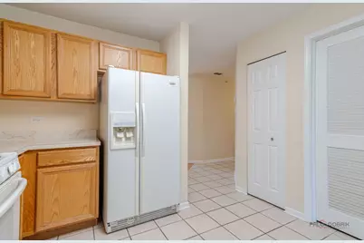 1002 Kensington Drive, Northbrook, IL 60062 - Photo 17