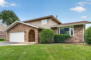 29W055 Schillinger Dr, Naperville, IL 60564 - Photo 5