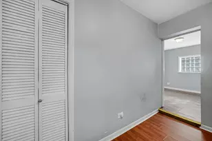 15041 Riverside Dr, South Holland, IL 60473 - Photo 13