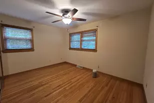 1905 N Hilltop Ave, Zion, IL 60099 - Photo 17
