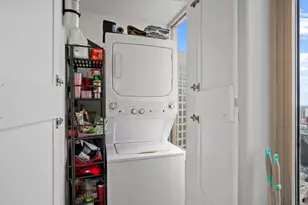 111 E Chestnut St, Chicago, IL 60611 - Photo 21
