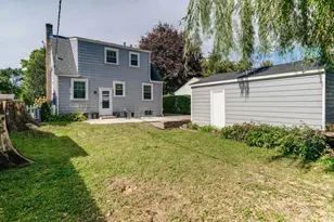 221 N Prairie Ave, Mundelein, IL 60060 - Photo 23