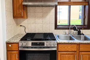 1239 Chalet Rd, Naperville, IL 60563 - Photo 7