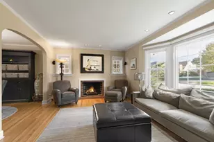 6836 N Kenton Ave, Lincolnwood, IL 60712 - Photo 3